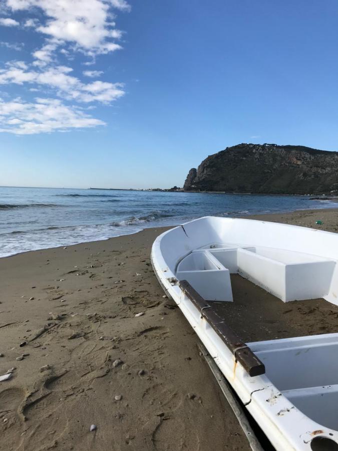 Willa Alloggio Turistico Al Mare Sperlonga E Terracina Lido Di Fondi Zewnętrze zdjęcie
